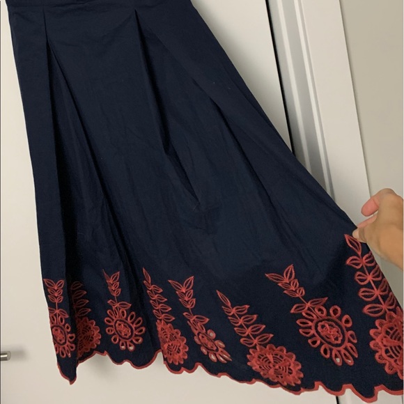 Dress - Picture 7 of 11